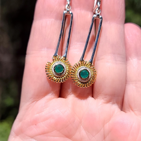 Green Onyx Sterling & 24k gold long STUNNING earrings ✨️ - Picture 4 of 9